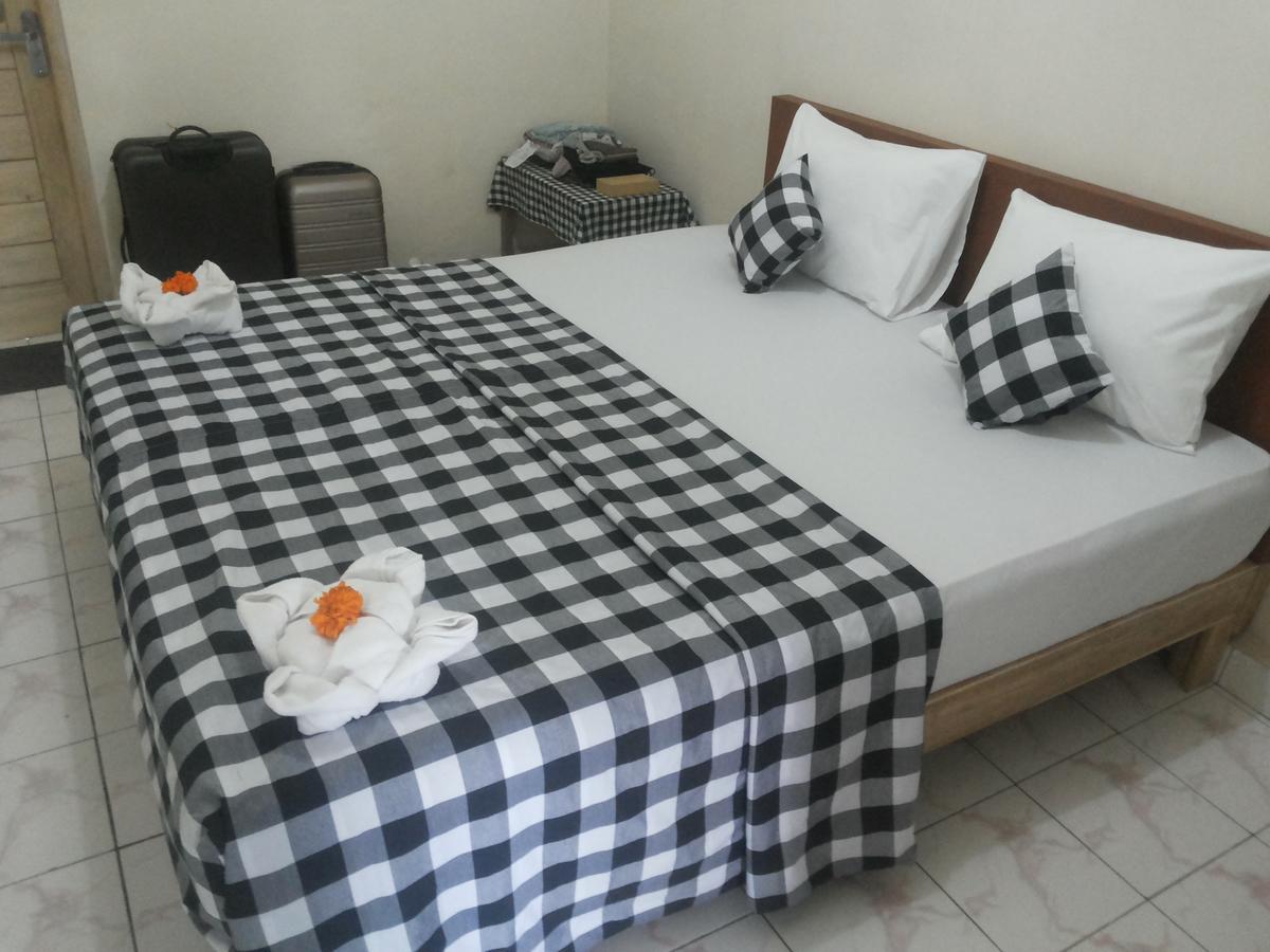 Esa Di Kubu Homestay Singaraja Buitenkant foto