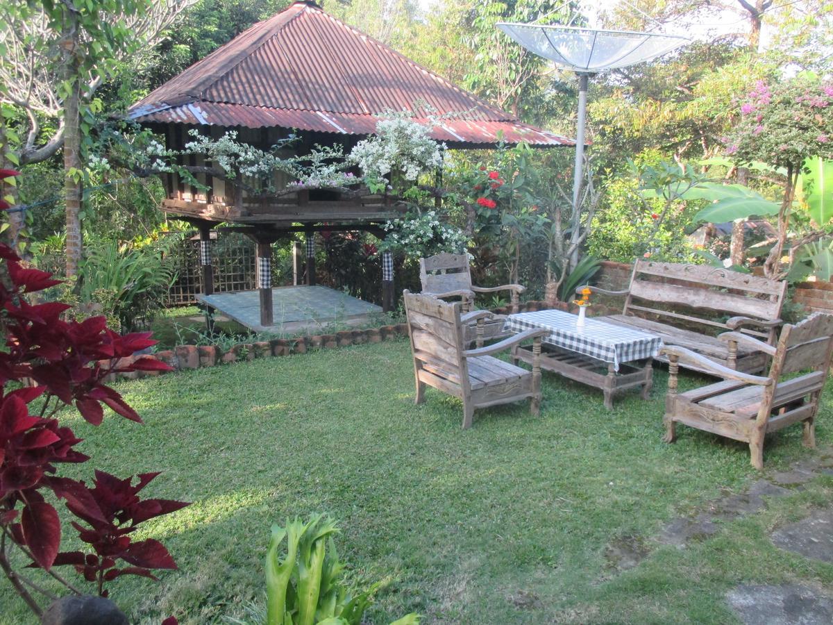 Esa Di Kubu Homestay Singaraja Buitenkant foto