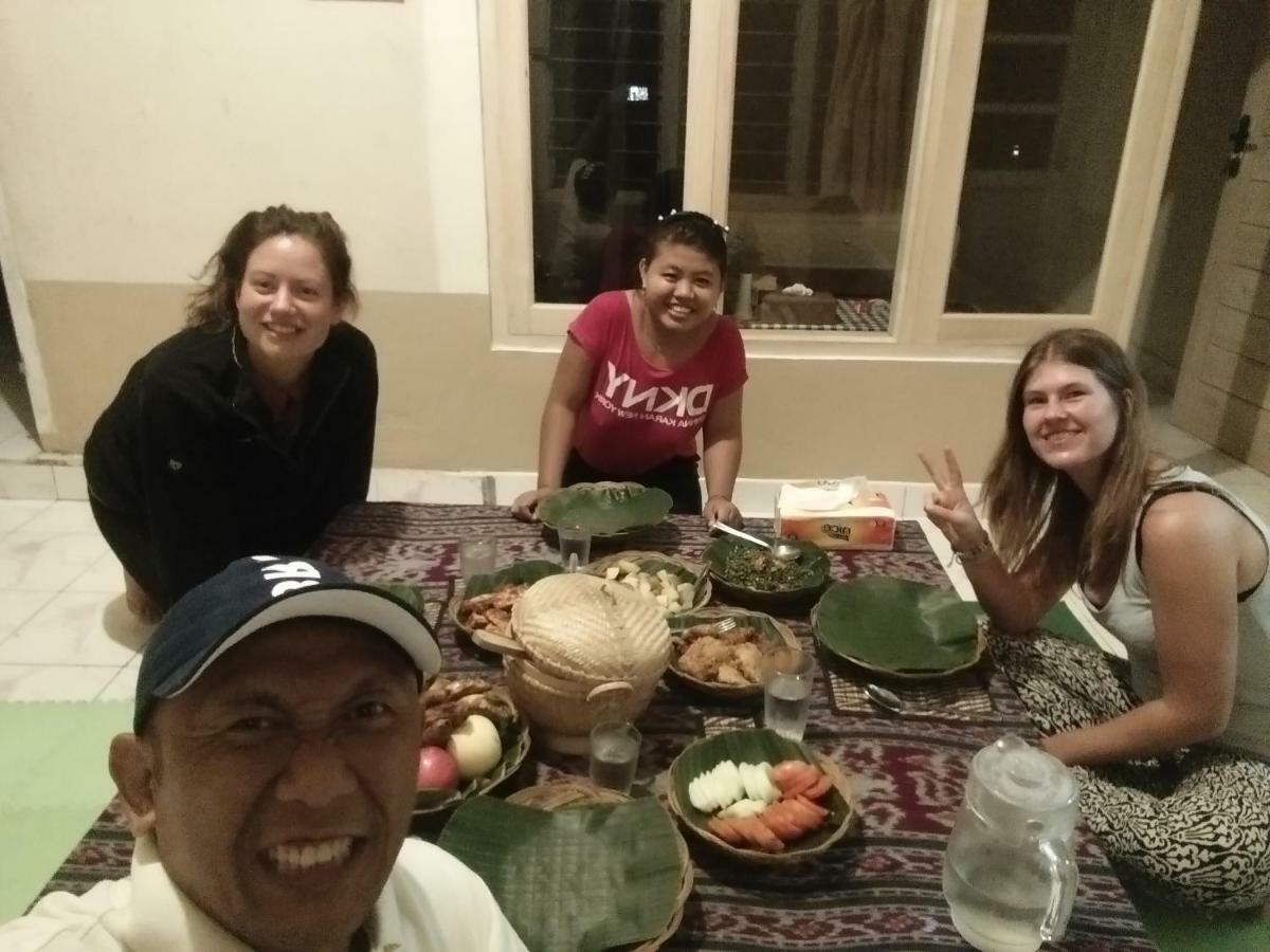 Esa Di Kubu Homestay Singaraja Buitenkant foto