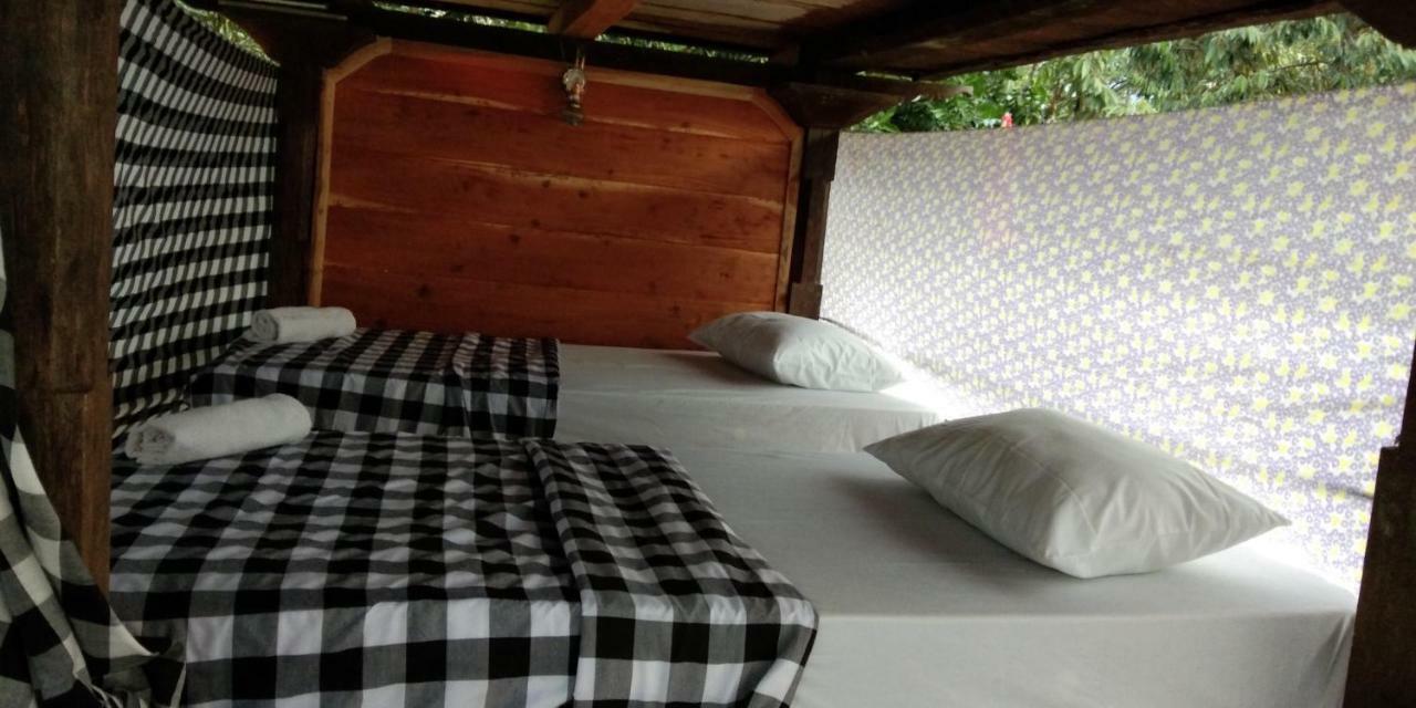 Esa Di Kubu Homestay Singaraja Buitenkant foto