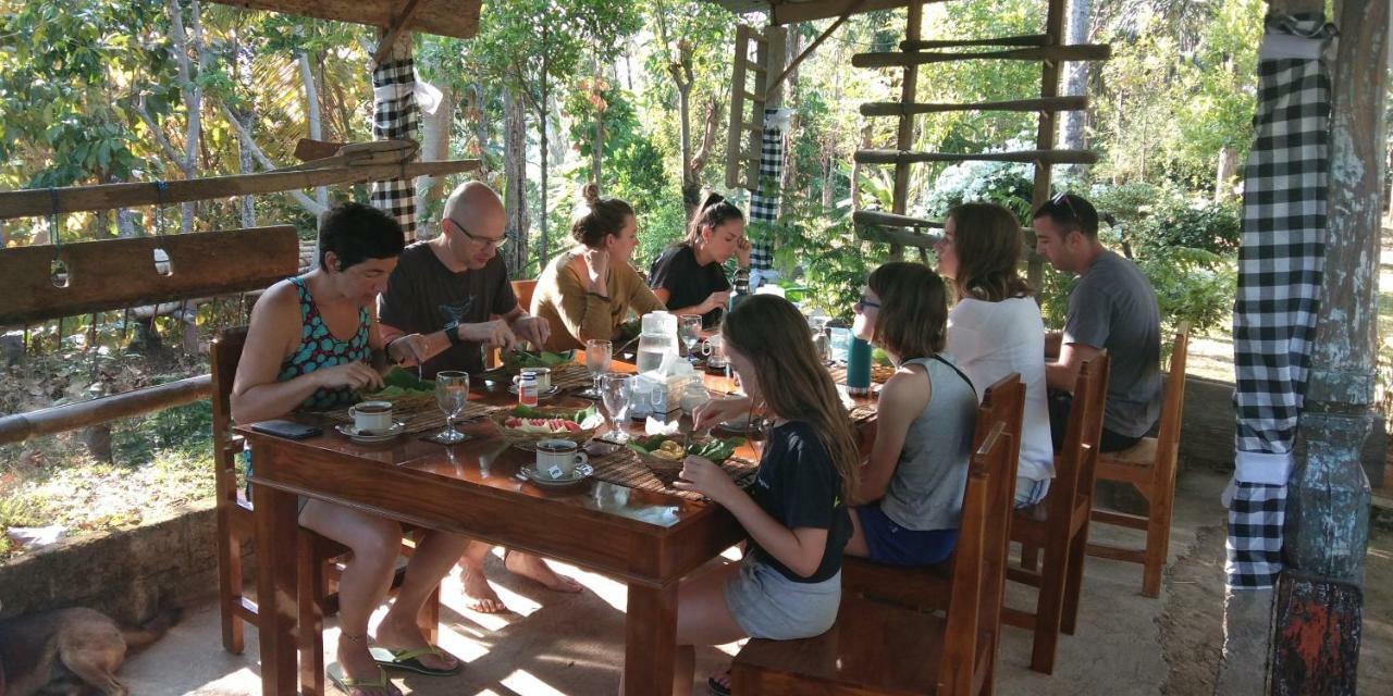 Esa Di Kubu Homestay Singaraja Buitenkant foto